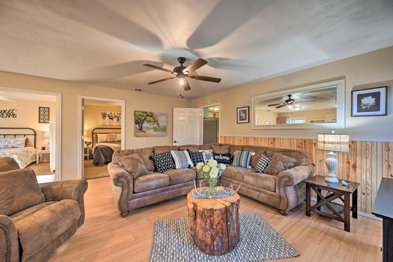 Вілла Pet-Friendly Shady Oaks Broken Bow Gem With Patio! Екстер'єр фото